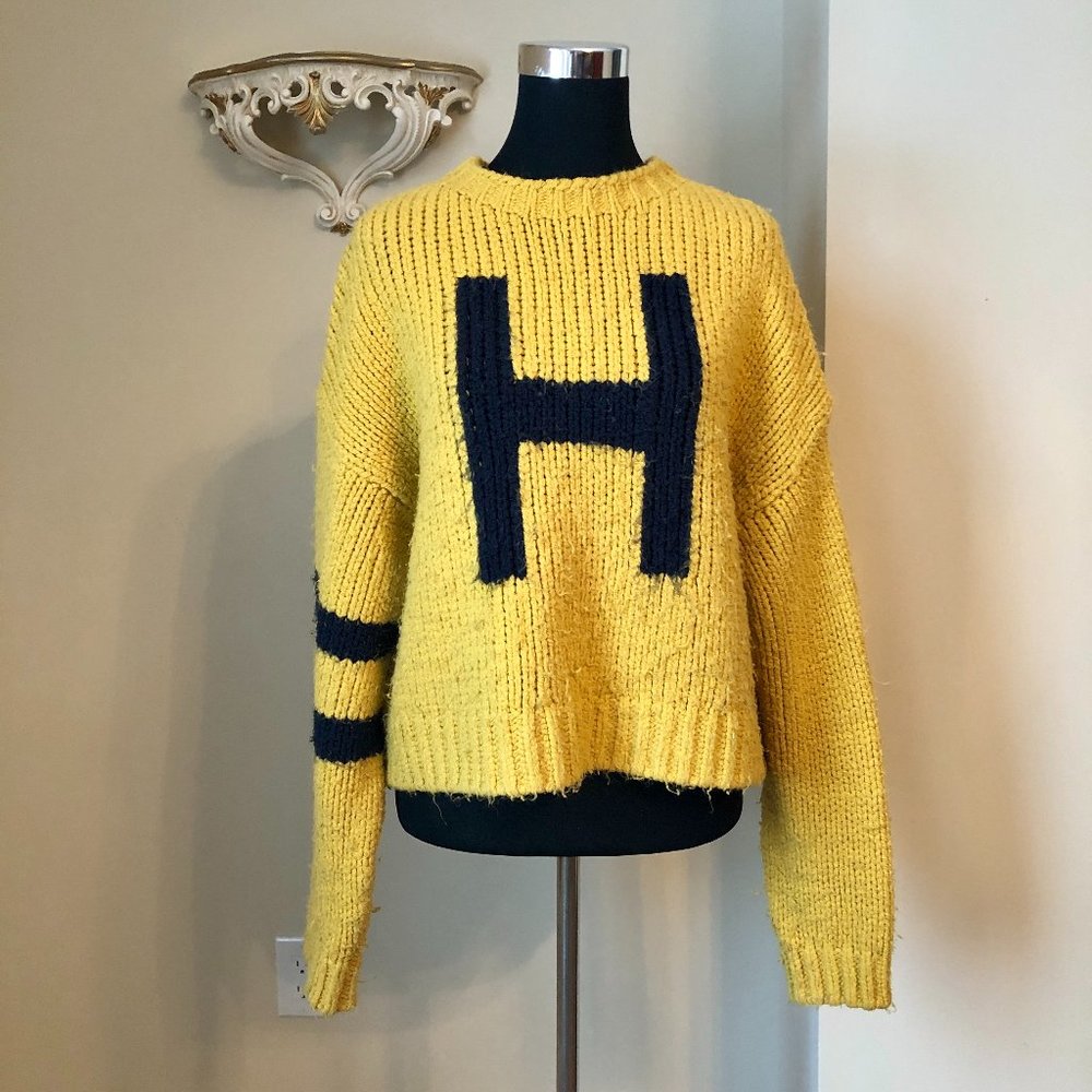 Hollister | Soft Yellow Sweater